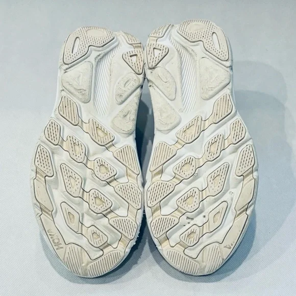 HOKA Clifton 9 Athletic Shoes - Picture 9 of 9